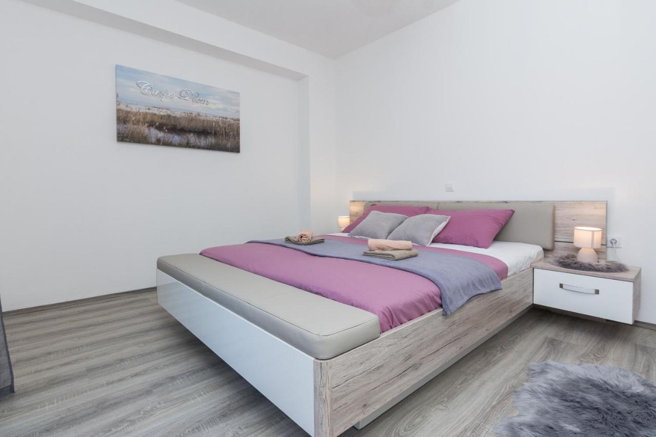 Apartments Marko Sukošan エクステリア 写真