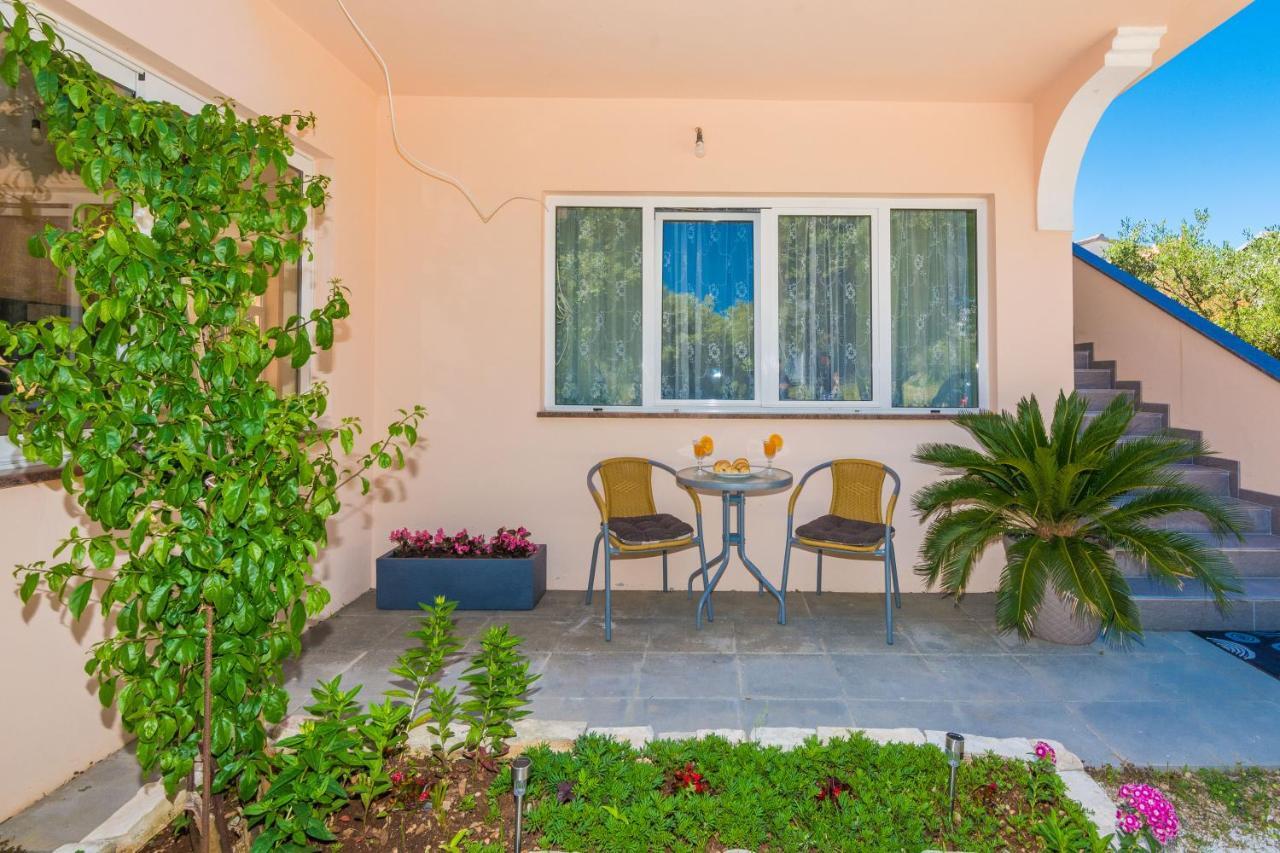 Apartments Marko Sukošan エクステリア 写真