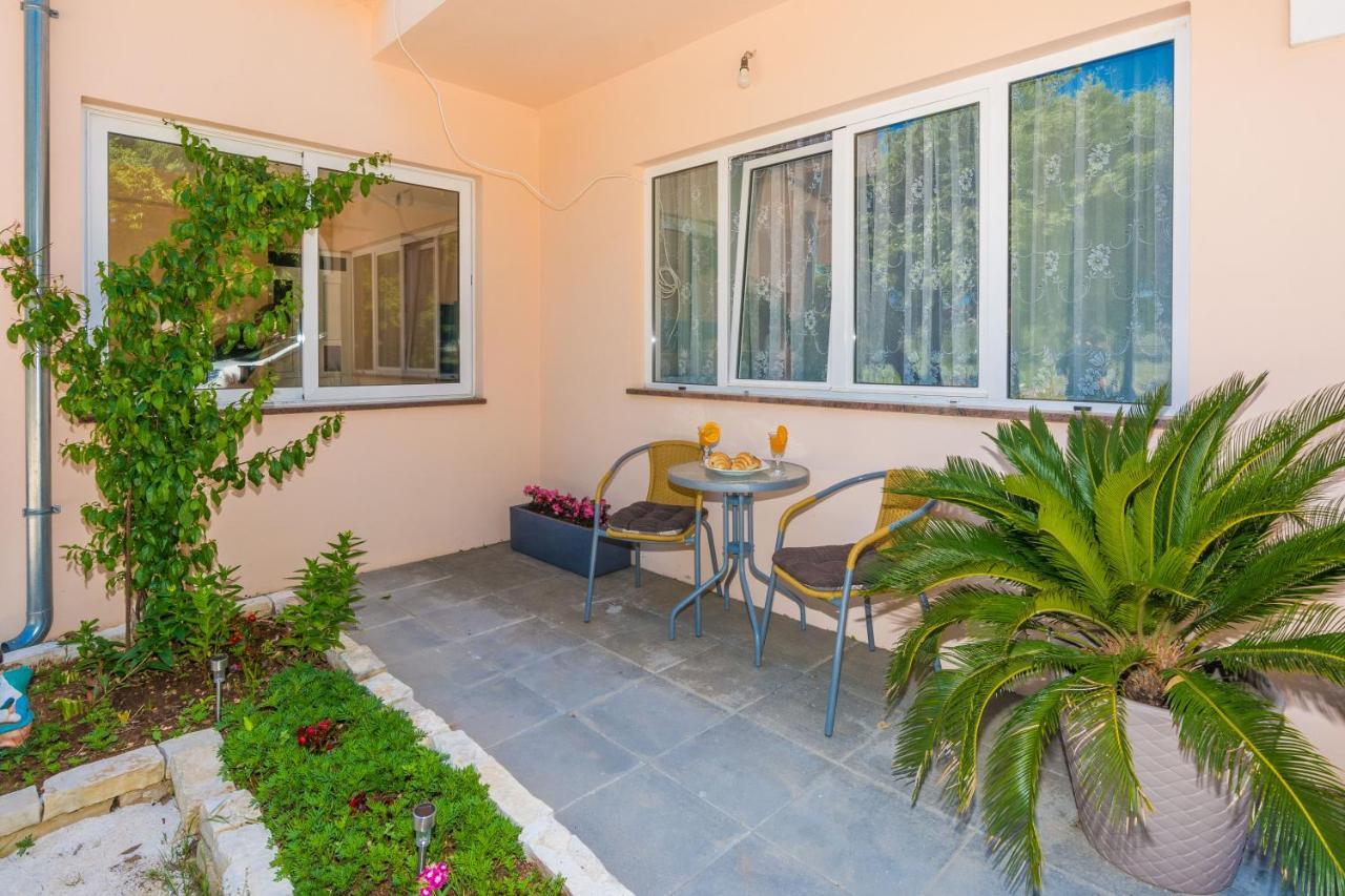 Apartments Marko Sukošan エクステリア 写真