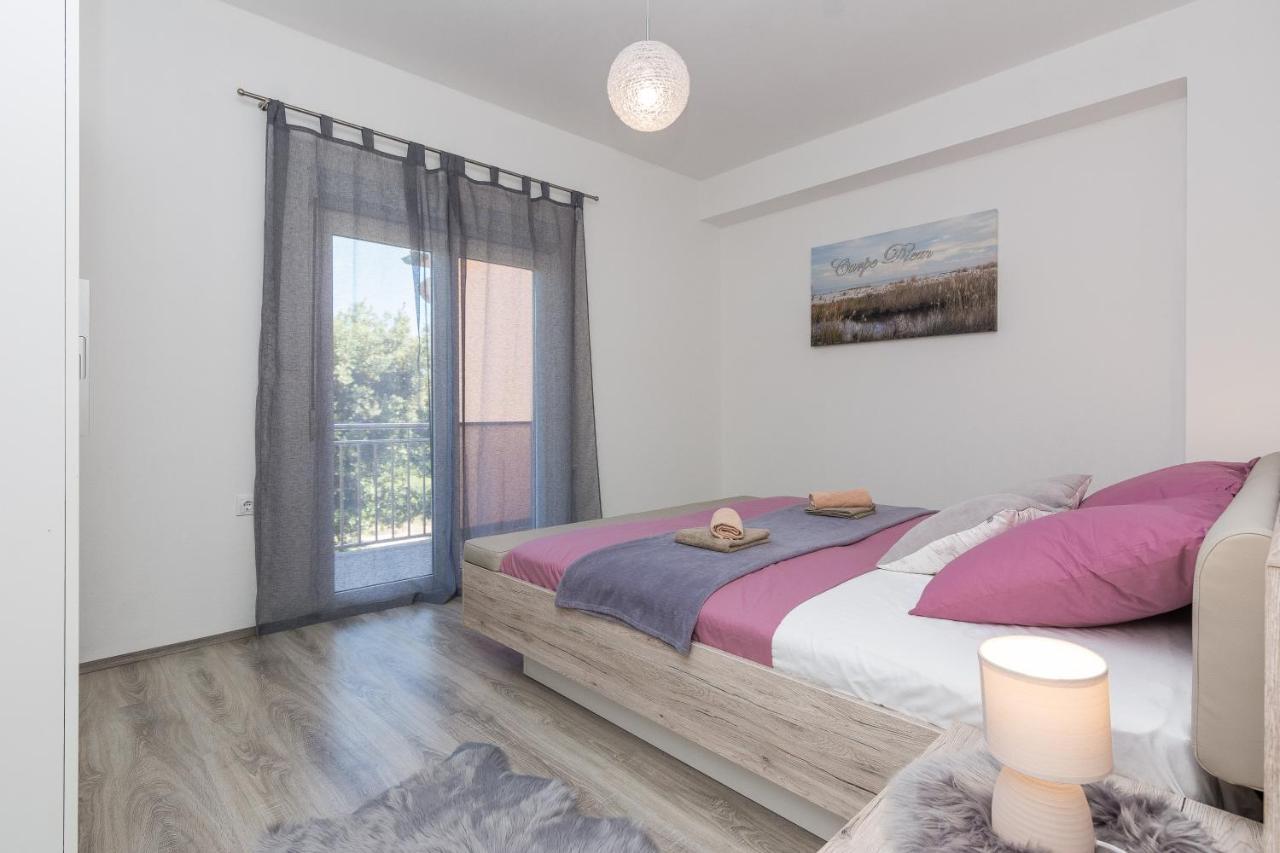 Apartments Marko Sukošan エクステリア 写真